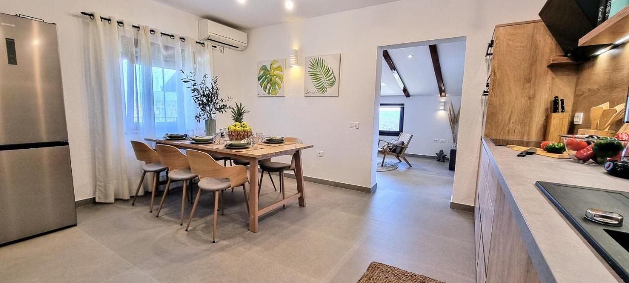 Roč Home Andrea With Infinity Salty Pool מראה חיצוני תמונה