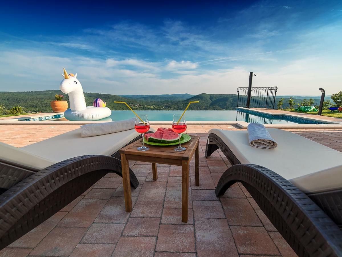 Roč Home Andrea With Infinity Salty Pool מראה חיצוני תמונה