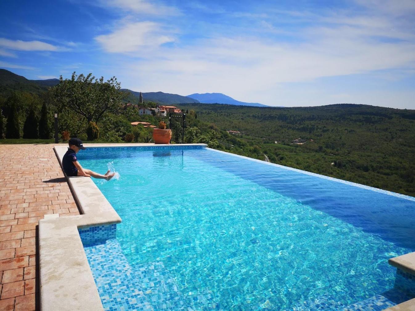 Roč Home Andrea With Infinity Salty Pool מראה חיצוני תמונה